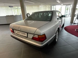 Mercedes-Benz Baureihe 124 - Bild 17